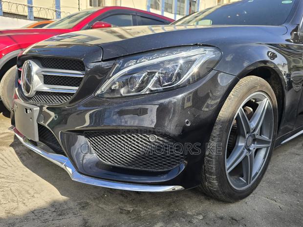 Mercedes-Benz C200 2018 Black