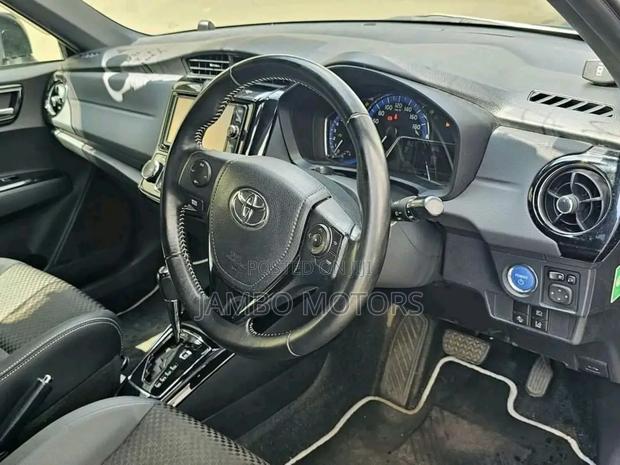 Toyota Axio 1.5 Hybrid 2WD 2018 Purple