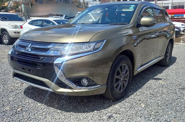 White 2016 Mitsubishi Outlander - Quality Second-Hand SUV