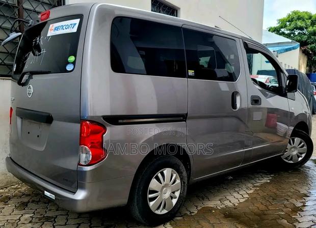 Nissan NV200 SV 2018 Gray