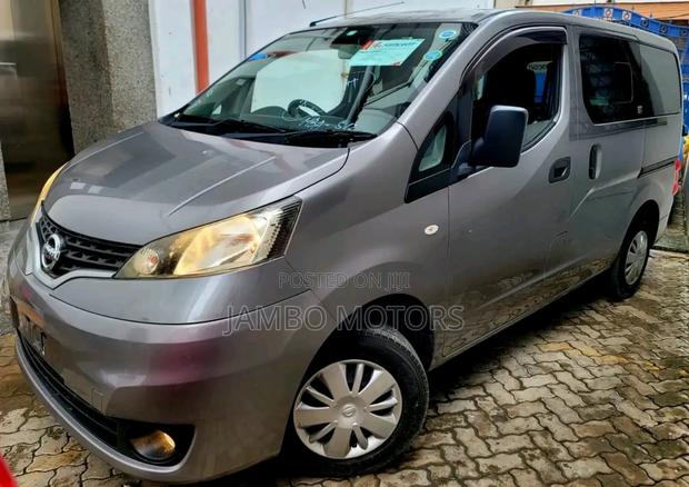 Nissan NV200 SV 2018 Gray