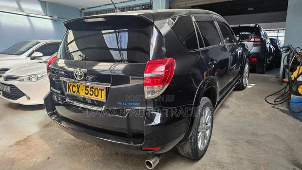 Toyota Vanguard 2013 Black