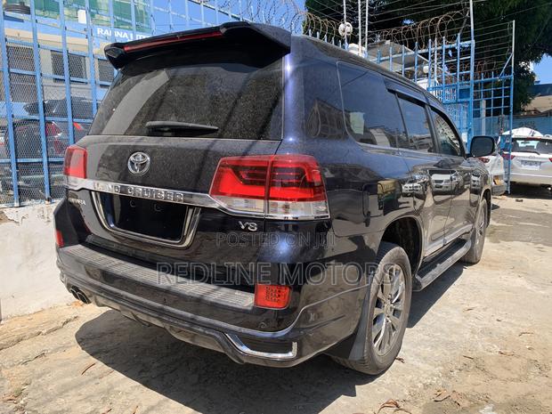 Toyota Land Cruiser 4.6 V8 ZX 2017 Blue