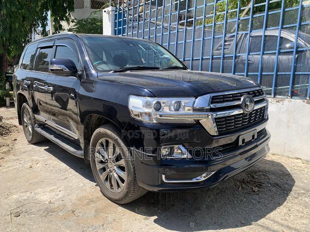 Toyota Land Cruiser 4.6 V8 ZX 2017 Blue