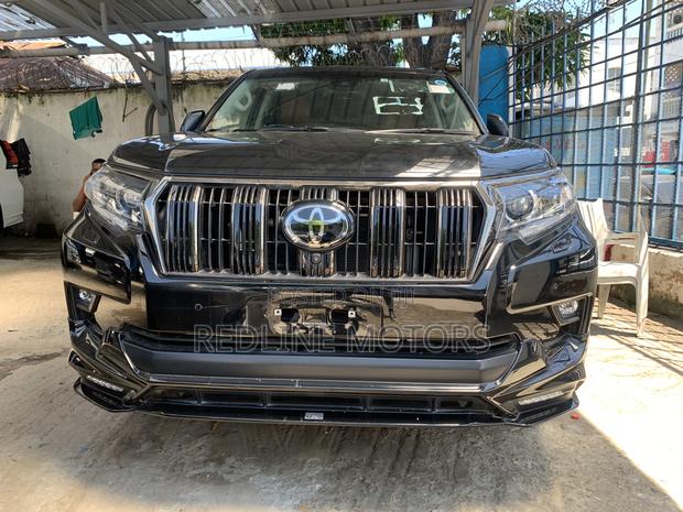 Toyota Land Cruiser Prado 2022 Black