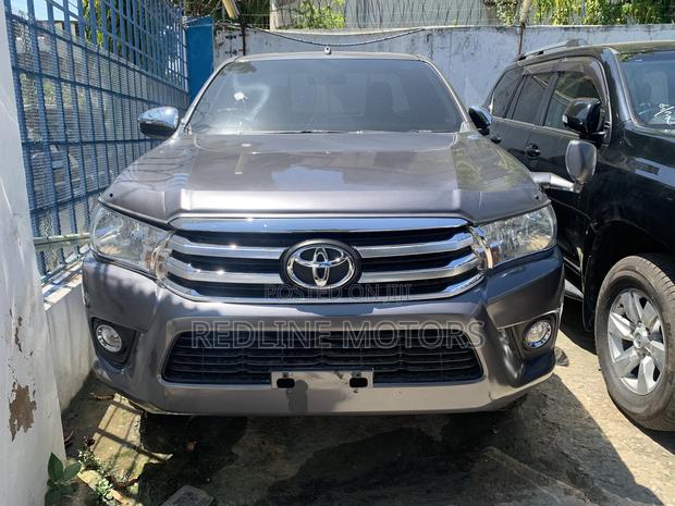Toyota Hilux 2018 Gray