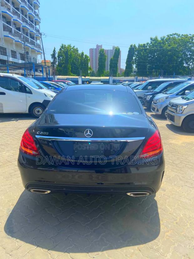 Mercedes-Benz C200 2017 Black