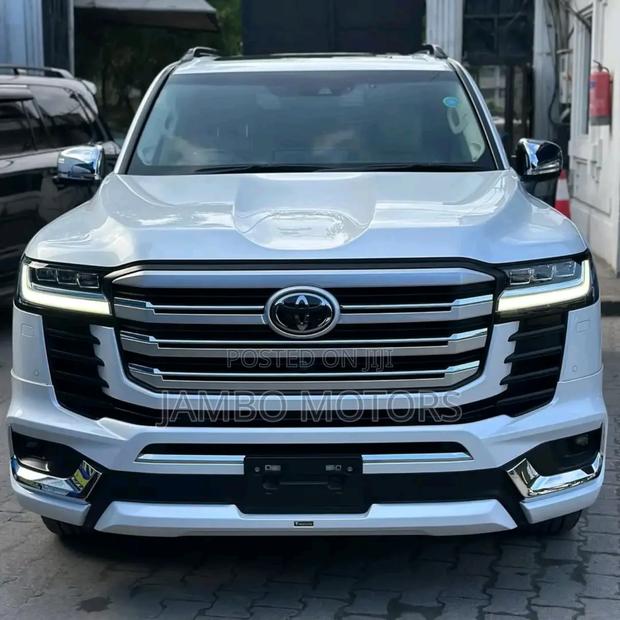 Toyota Land Cruiser 2023 White