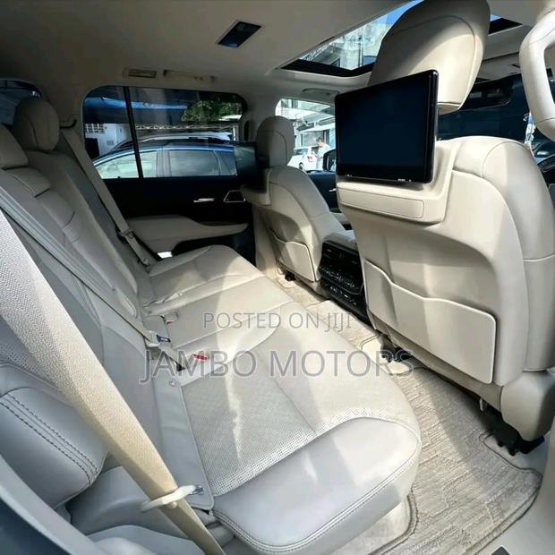 Toyota Land Cruiser 2023 White
