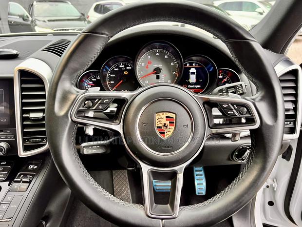 Porsche Cayenne Platinum Edition AWD 2017 White