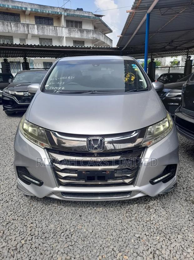 Honda Odyssey 2.0 Hybrid (8 seater) 2017 Silver
