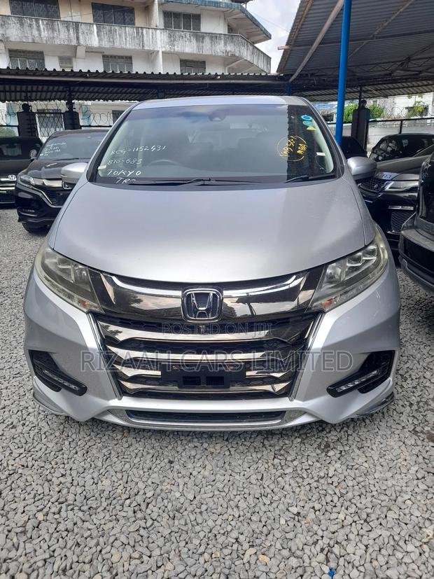 Honda Odyssey 2.0 Hybrid (8 seater) 2017 Silver