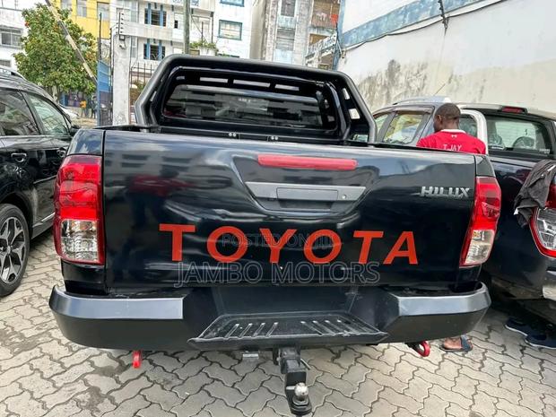 Toyota Hilux Revo Double Cab Deisel 2.8 AWD 2018 Black