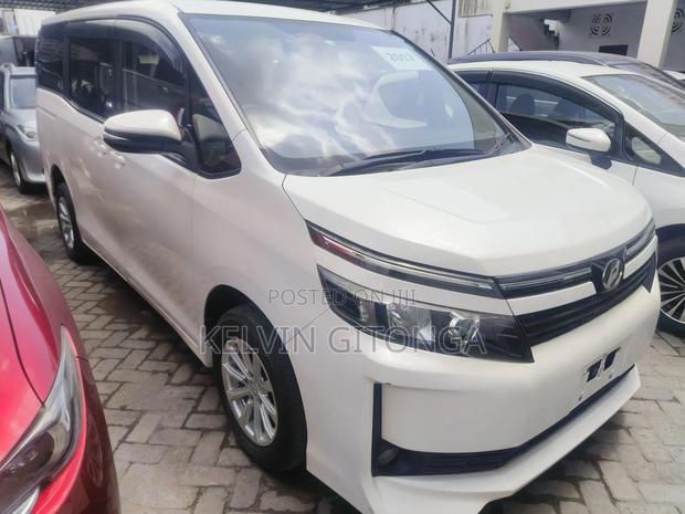 Toyota Voxy 2016 White