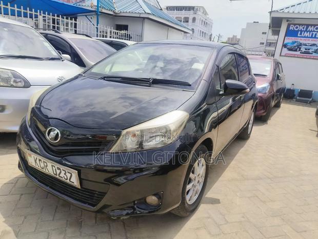 Toyota Vitz 2012 Black