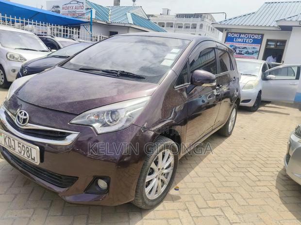 Toyota Ractis 2015 Purple
