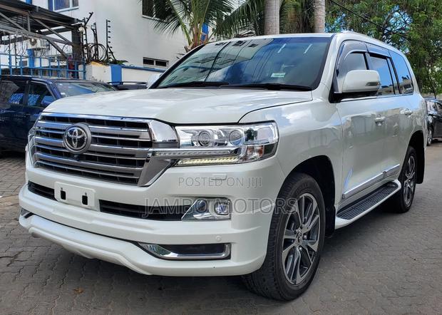 Toyota Land Cruiser 4.5 V8 TD 2018 White
