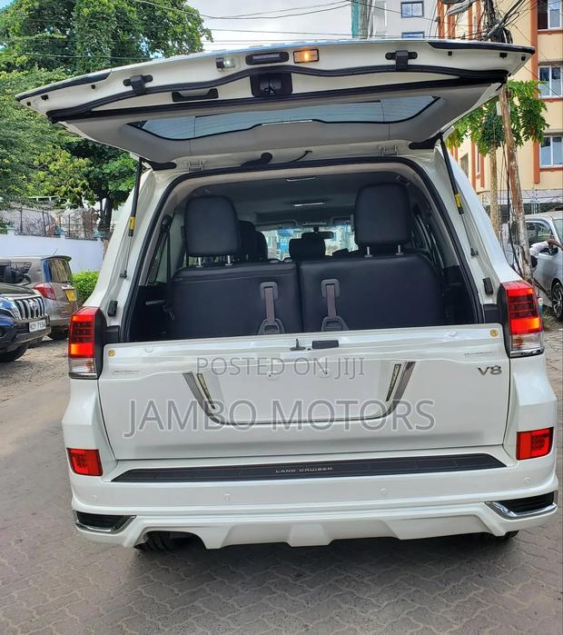 Toyota Land Cruiser 4.5 V8 TD 2018 White