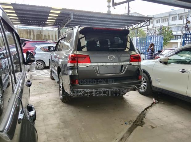 Toyota Land Cruiser 4.5 V8 TD 2018 Gray