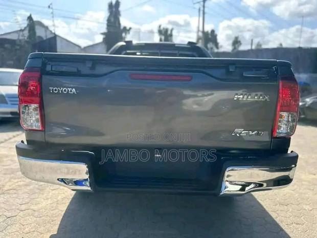 Toyota Hilux 2018 Black