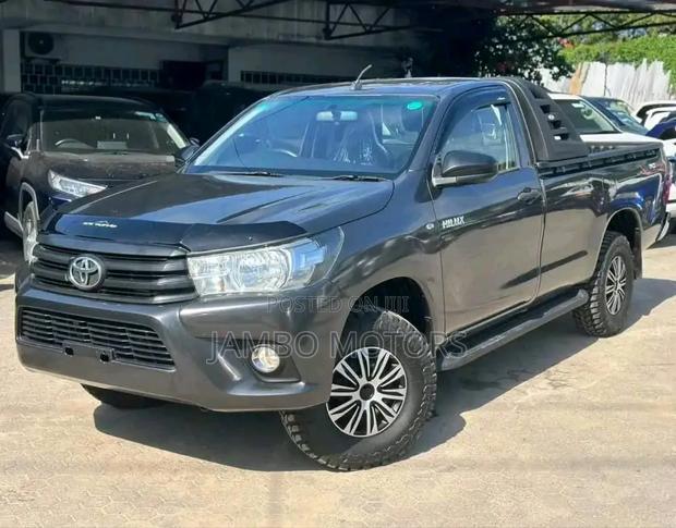 Toyota Hilux 2018 Black