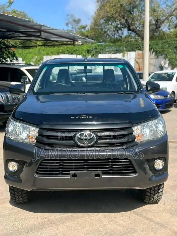 Toyota Hilux 2018 Black