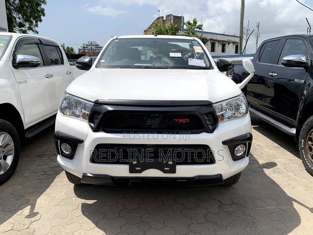 Toyota Hilux TRD White 4x4 2017 Off white