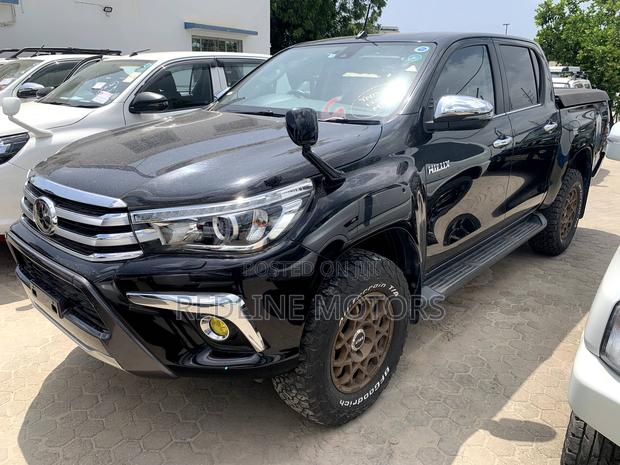 Toyota Hilux 2018 Matt Black