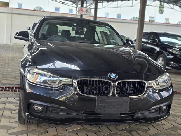 BMW 320i Sedan RWD 2017 Black