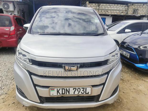 Toyota Noah 2016 Silver