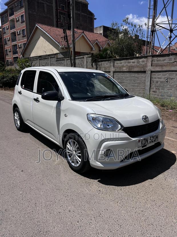 Toyota Passo 2017 White
