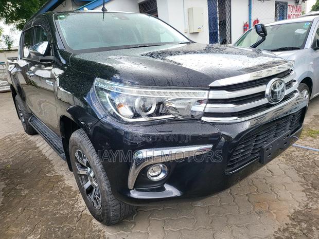 Toyota Hilux 2019 Black