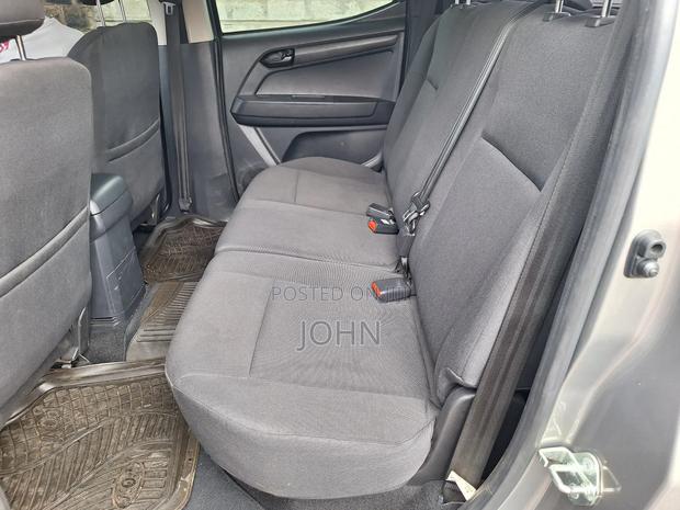 Isuzu D-MAX 2022 Gray