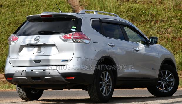 Nissan X-Trail 2017 Silver