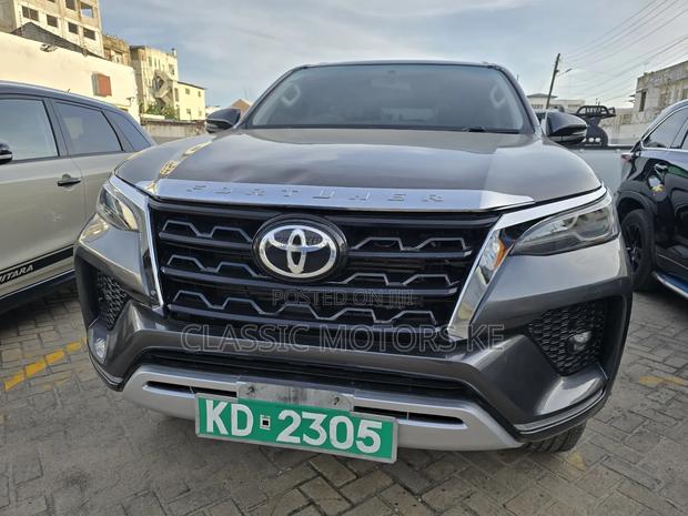 Toyota Fortuner 2.8 D AWD 2018 Gray