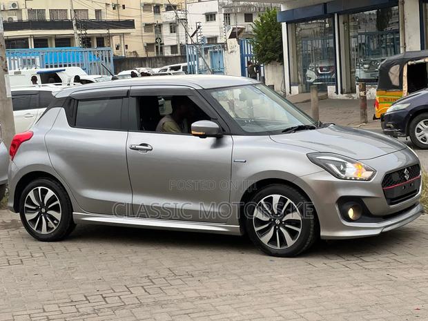 Suzuki Swift 2018 Gray