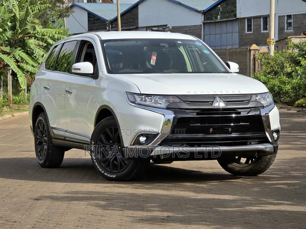 Mitsubishi Outlander 2017 White