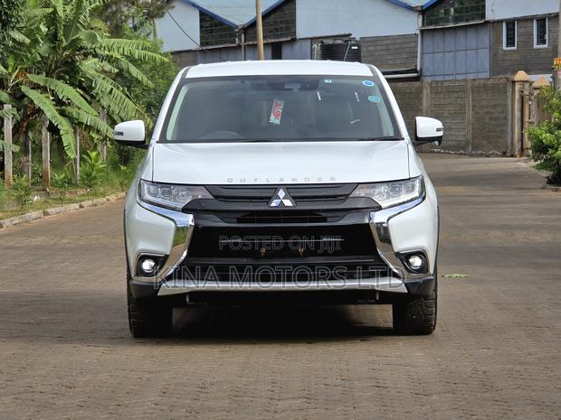 Mitsubishi Outlander 2017 White