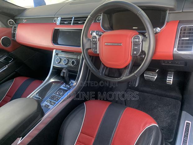 Land Rover Range Rover Sport SVR 2019 Blue