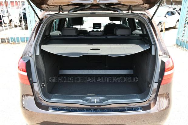 Mercedes-Benz B-Class B180 Petrol 2017 Brown