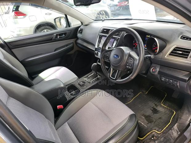 Subaru Outback 2017 Silver