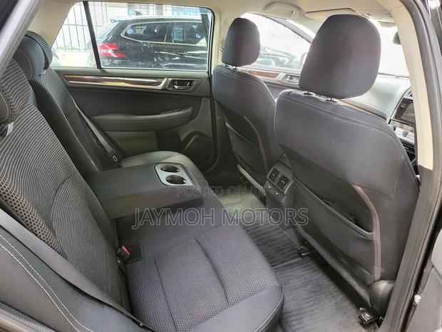 Subaru Outback 2017 Black