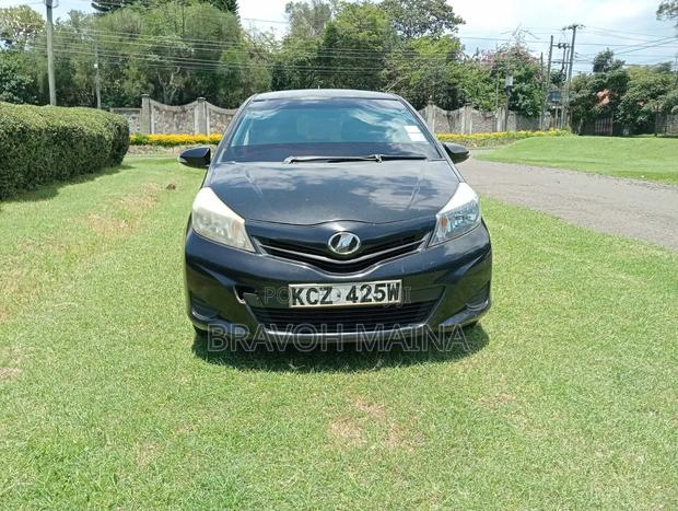 Toyota Vitz 1.3 FWD 5dr 2016 Black