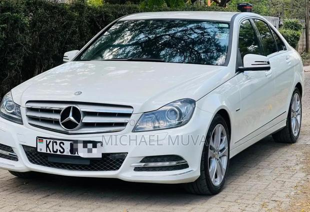 Mercedes-Benz C200 2012 Pearl
