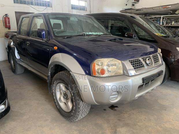Nissan DoubleCab 2015 Blue