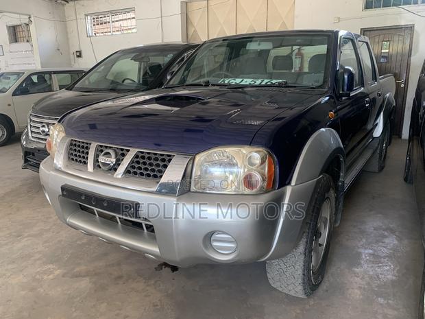 Nissan DoubleCab 2015 Blue