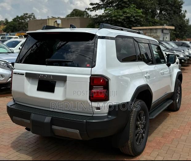 Toyota Land Cruiser Prado 2024 Pearl