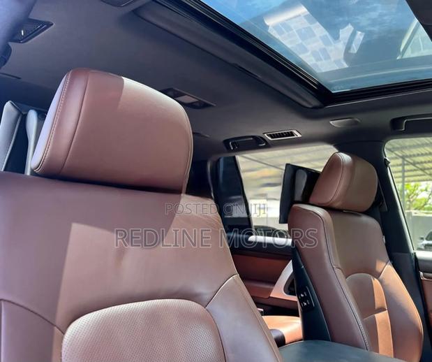 Toyota Land Cruiser 4.6 V8 ZX 2018 Silver