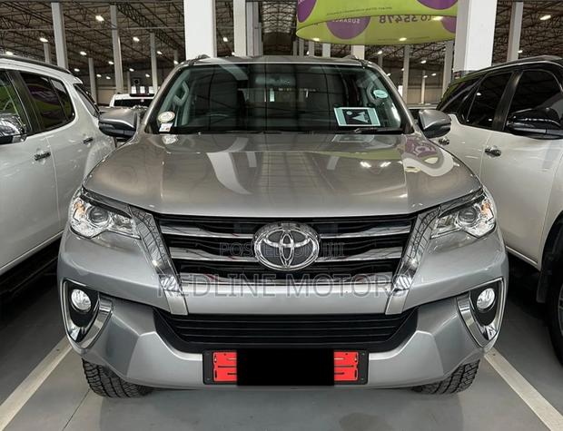 Toyota Fortuner 2.4 D RWD 2018 Gold