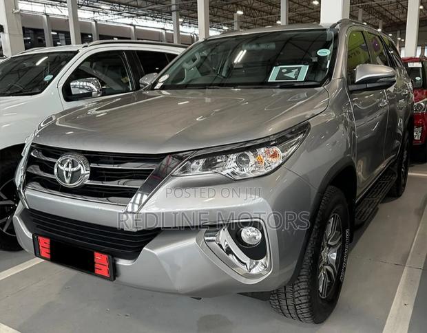 Toyota Fortuner 2.4 D RWD 2018 Gold